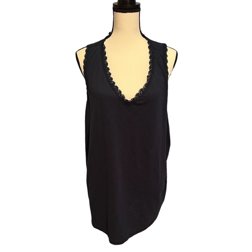 Ladies Natural Reflections size 1X navy blue tank top.
